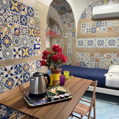 San Nicola Suite & Mini Apartment Сорренто Экстерьер фото