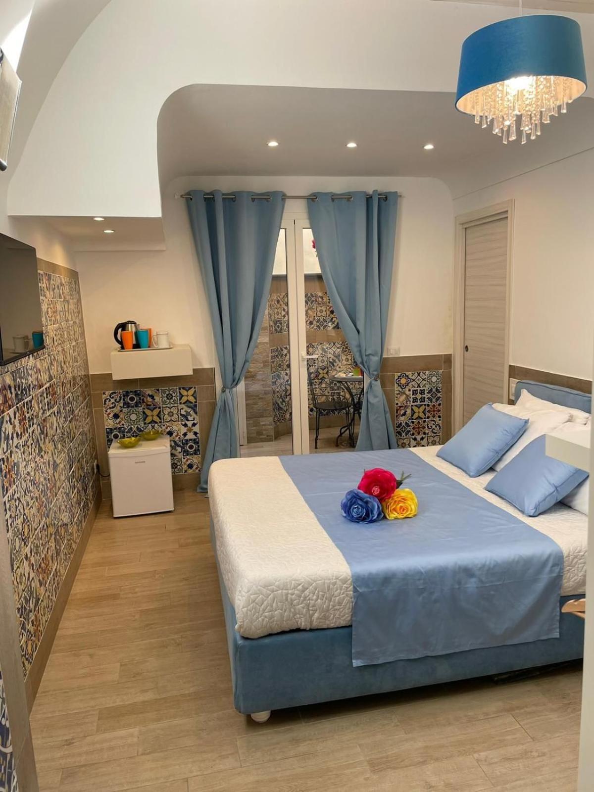 San Nicola Suite & Mini Apartment Сорренто Экстерьер фото