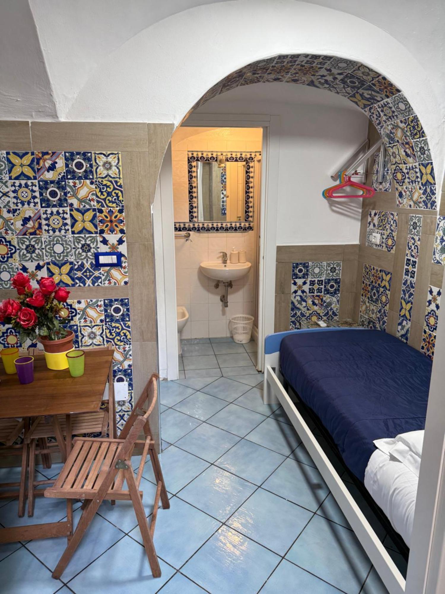 San Nicola Suite & Mini Apartment Сорренто Экстерьер фото